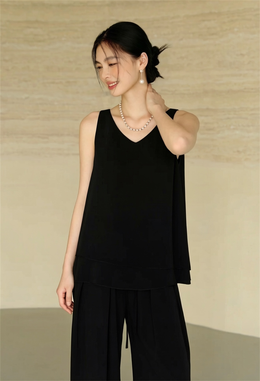 Women Fashion Vest - 夏新作プラスサイズの女性のタンクトップカバーベリーノースリーブシフォンベストアウターファッショナブルな通勤スタイルルーズフィット