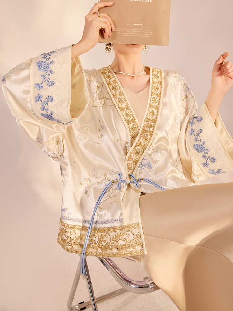 Women'S Fashion For 2026 - 2026年春 高級感のある新中国風蝶刺繍入りラグジュアリールーズジャケット レディースジャケットコートアウター