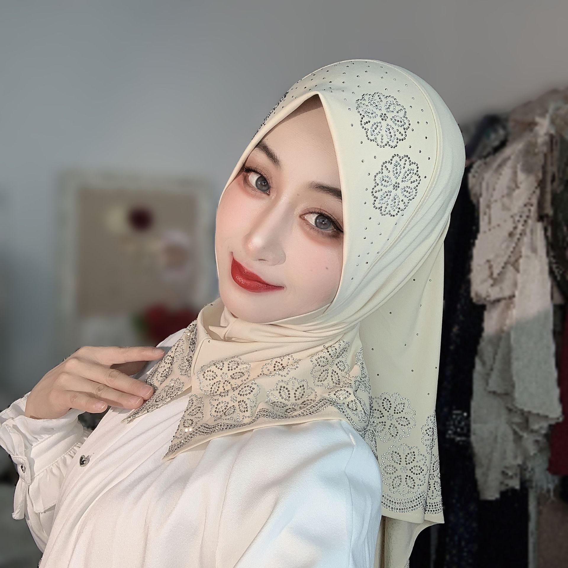 Women'S Fashion Headbands - 既製服ムスリムヒジャブ女性用ラインストーン花柄デザインソフトシフォンインスタントヘッドスカーフイスラム教徒の日常礼拝用ヘッドラップスカーフ