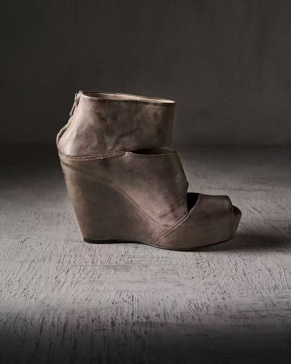 夏の新しい女性のヴィンテージグレーディストレスレザーカットア - Women'S Fashion Leather Boots のレビューと価格