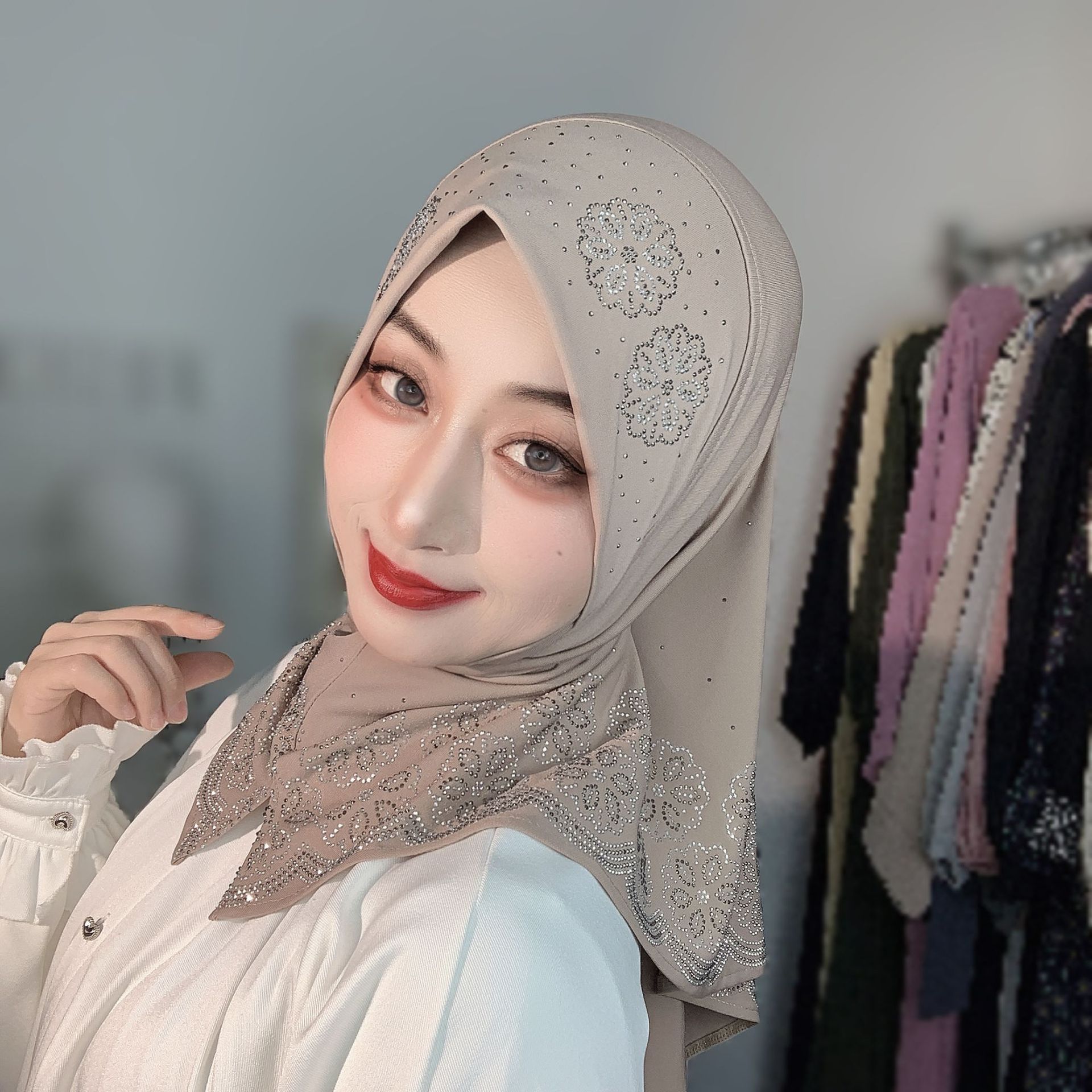 既製服ムスリムヒジャブ女性用ラインストーン花柄デザインソフト - Women'S Fashion Headbands のレビューと価格