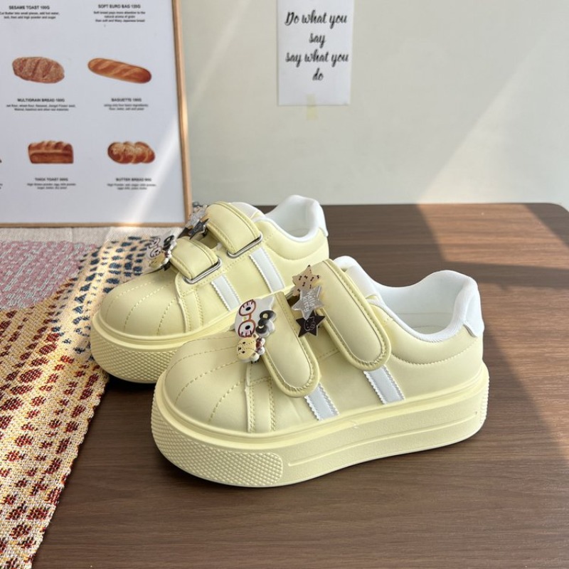 女性ストライプシェルトゥプラットフォームスニーカー調節可能な - Women'S Fashion Velcro Sneakers のレビューと価格