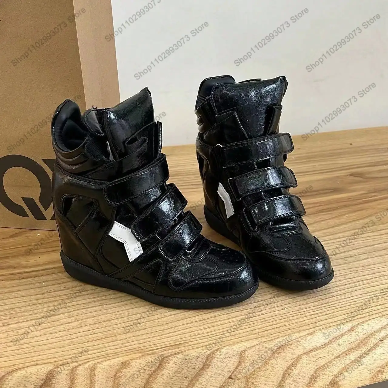 女性用ハイカットウェッジスニーカー隠しウェッジプラットフォー - Women'S Fashion Velcro Sneakers のレビューと価格