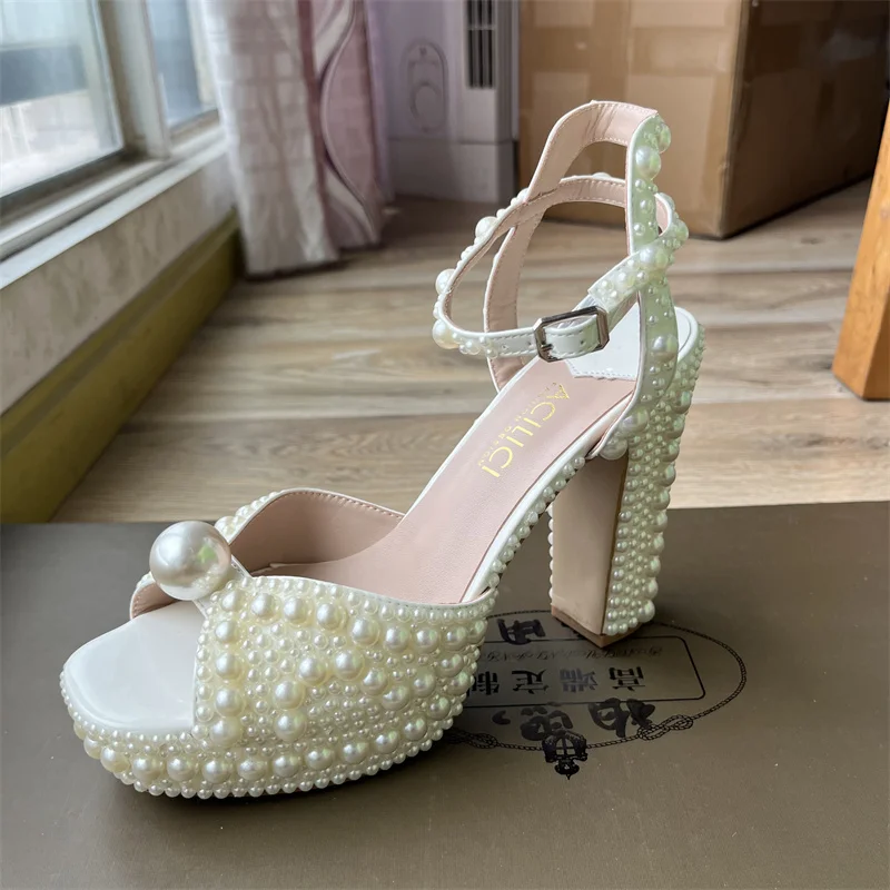 高級ブランドの女性の靴完全手作りパール厚いヒールサンダル結婚 - Women'S Fashion Brand Shoes のレビューと価格