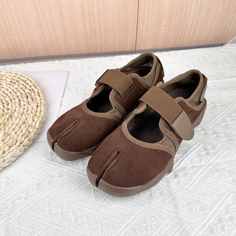 タビ　ニューファッション　ベルトバックルシューズ　スプリット - Women'S Fashion Velcro Sneakers のレビューと価格